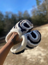 Load image into Gallery viewer, Yarn Shoes
